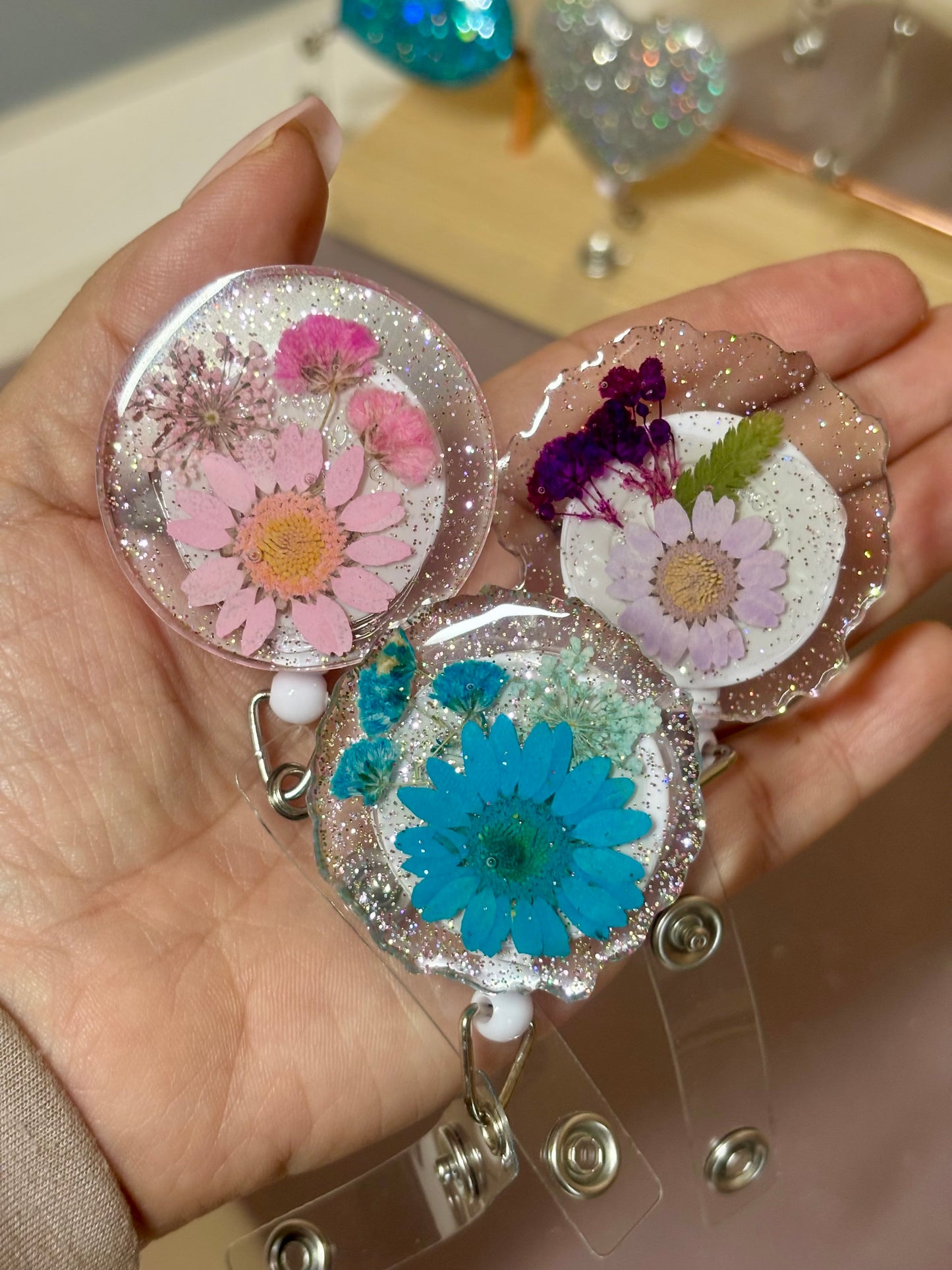 Cute Retractible Badge Reel with dried flowers